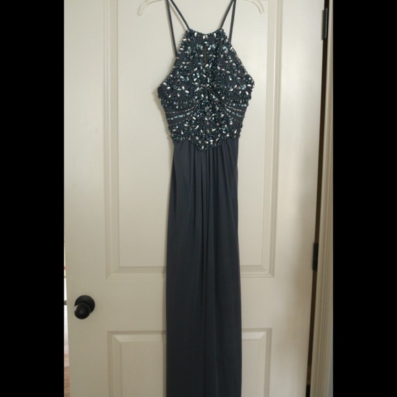 Prom or formal dress - Picture 1 of 5